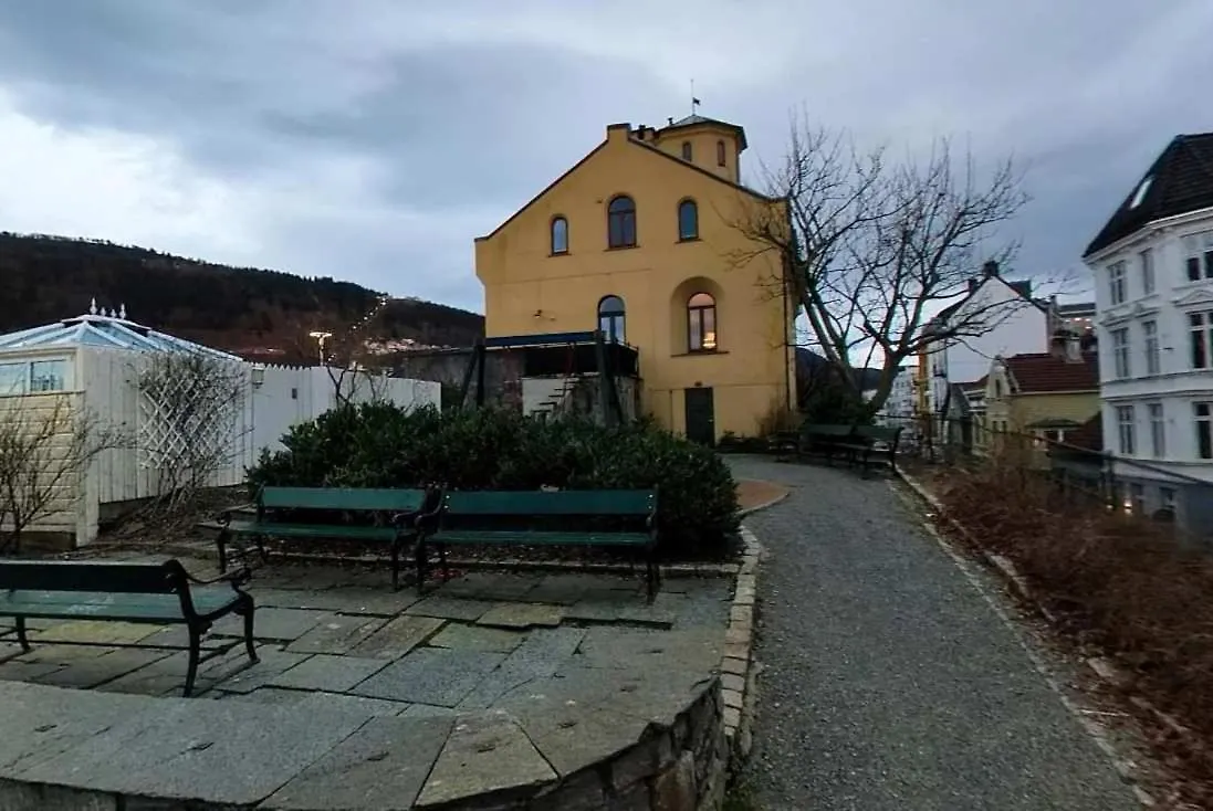 Dinbnb Apartments L Traditional Bergenhouse L 10Min To Bryggen L 24L7 0*, Bergen
