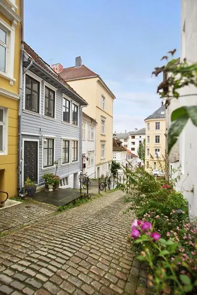 Dinbnb Apartments L Traditional Bergenhouse L 10Min To Bryggen L 24L7 0*, Bergen Norwegia