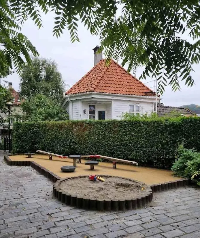 Dinbnb Apartments L Traditional Bergenhouse L 10Min To Bryggen L 24L7