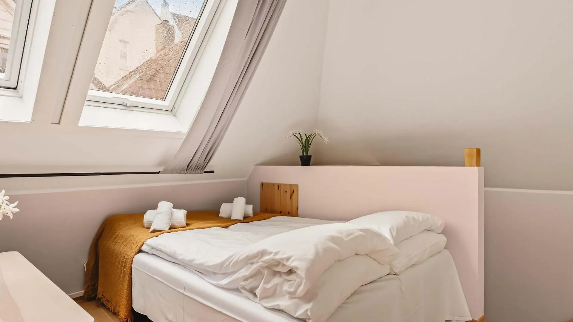 Dinbnb Apartments L Traditional Bergenhouse L 10Min To Bryggen L 24L7